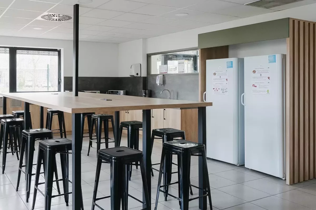 Découvrez notre étude de cas client : https://jebagencement.fr/nos-cas-clients/cas-salle-de-pose-corbas-satolas/